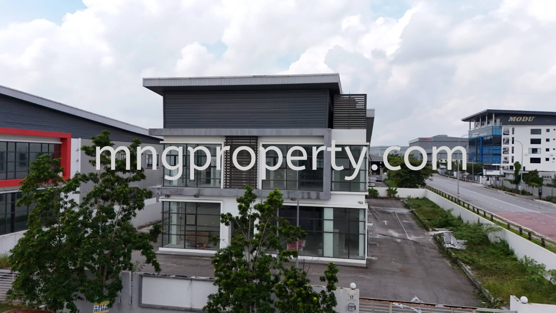 Semi-D Factory for Sale at Bukit Raja, With Furniture